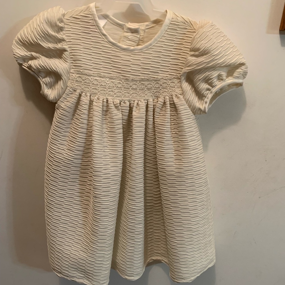 Girls' Size 4T off-white dress by Hugs & Kisses